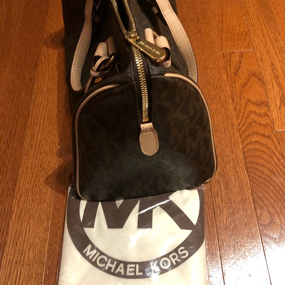 Michael Kors Handbag - Picture 3 of 6